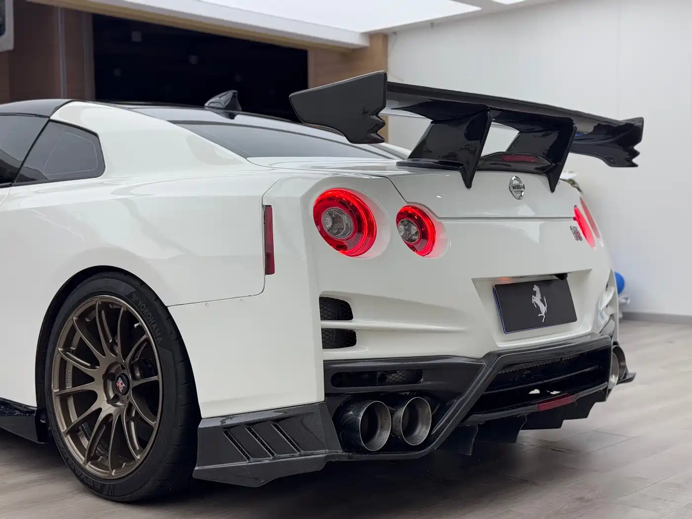 Nissan GT-R 2010 3.8T Premium Edition фото 12