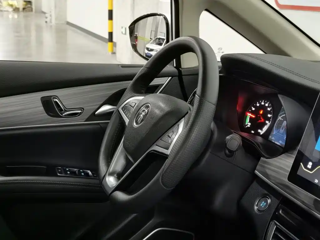 BYD Song MAX New Energy 2020 2019 DM 1.5T Smart Connect Advance 6-seater China VI