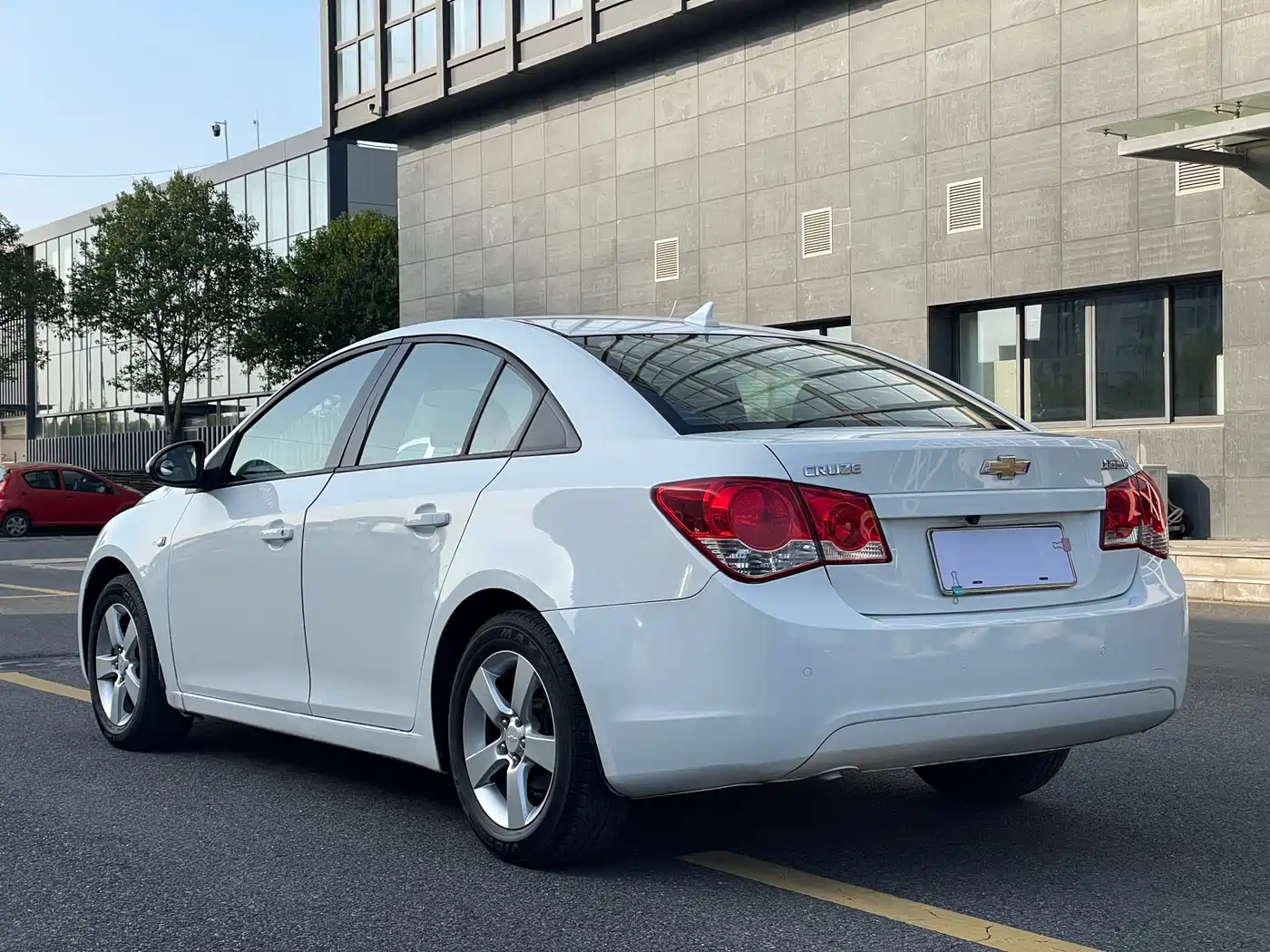 Chevrolet Cruze 2013 Model 1.8L SE AT фото 13