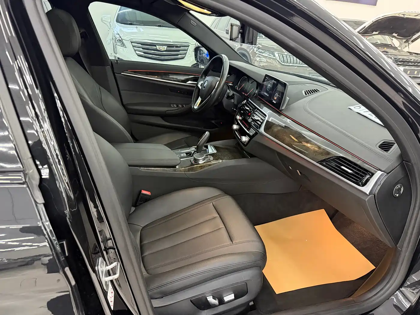 BMW 5 Series 2018 525Li M Sport Package фото 8