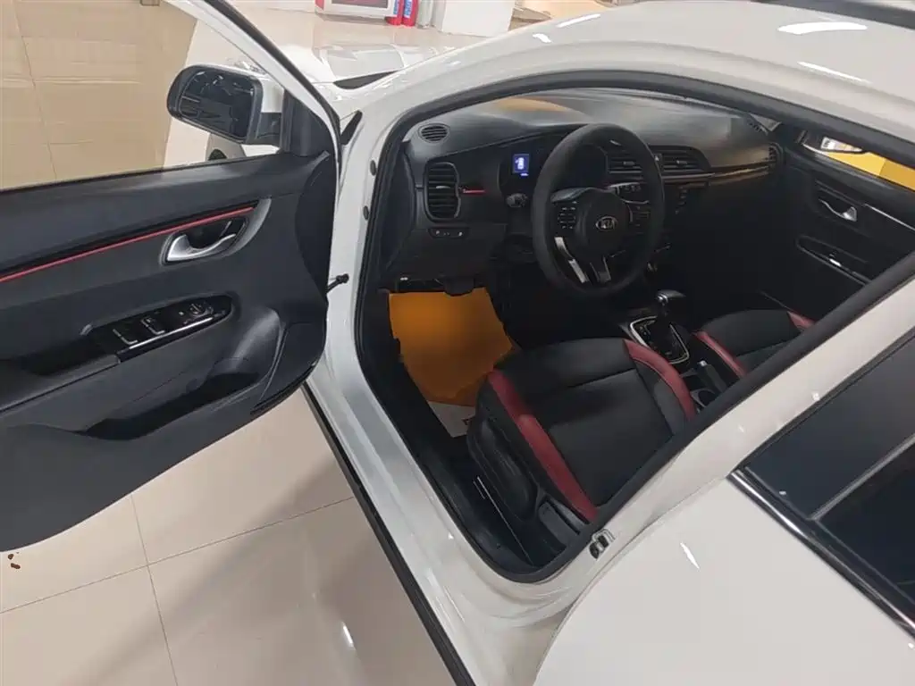 Kia KX CROSS 2018 1.6L Automatic Smart Sunroof Edition фото 16