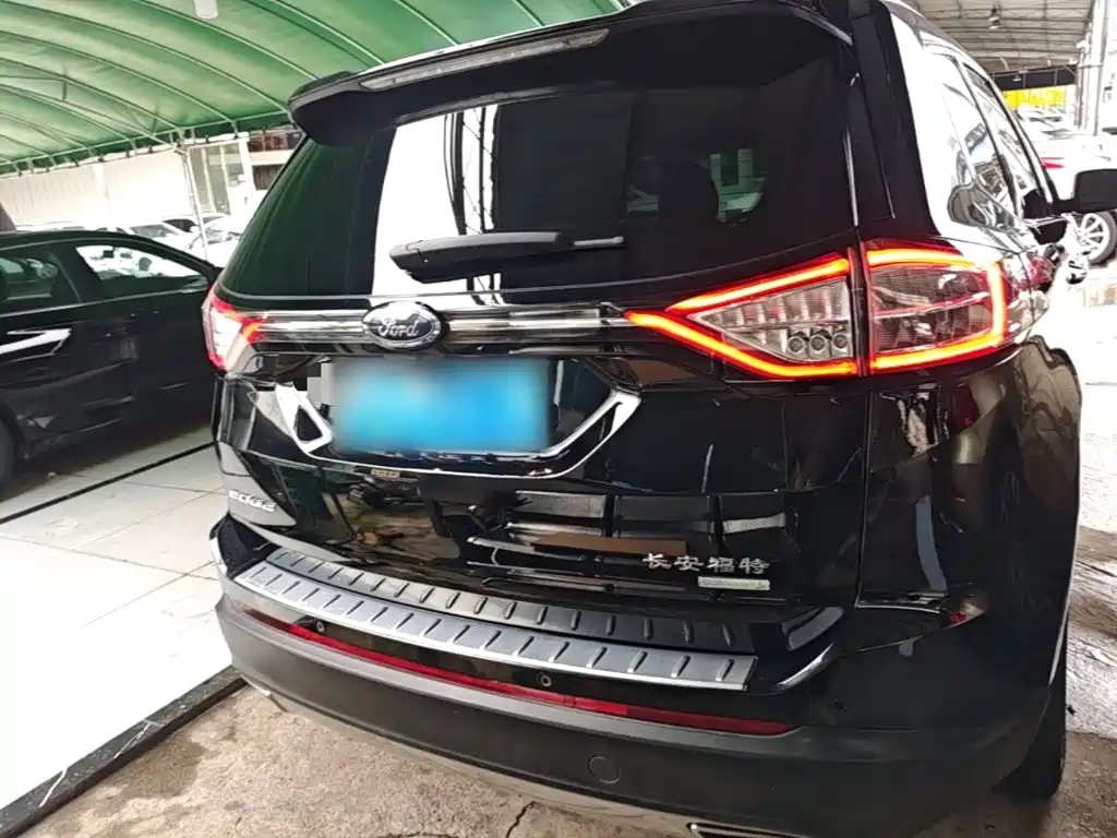 Фото 6 - Ford Edge