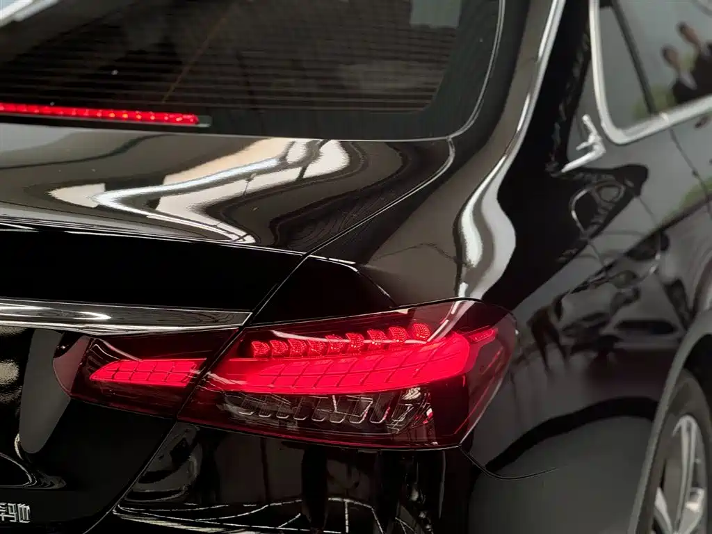 Mercedes-Benz E-Class 2022 Model Facelift II E 260 L Sport фото 5