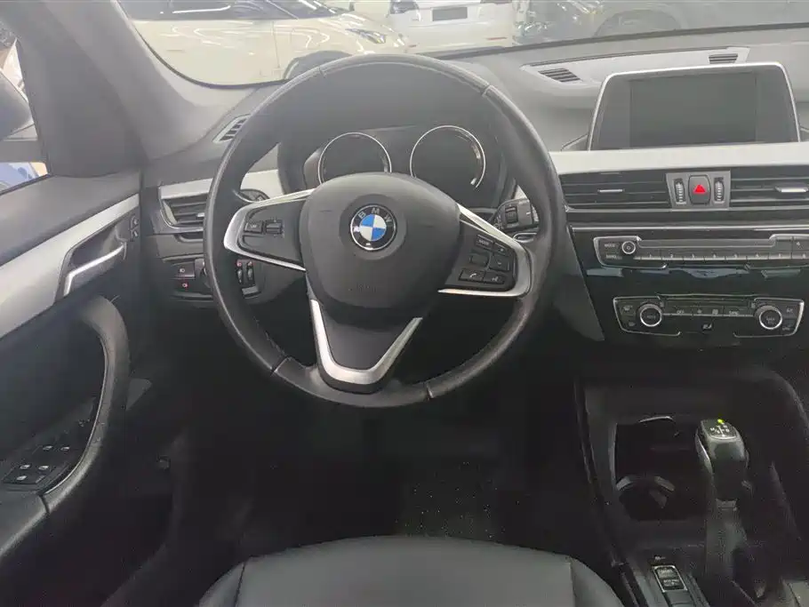 BMW X1 2019 sDrive18Li Fashion Model фото 15