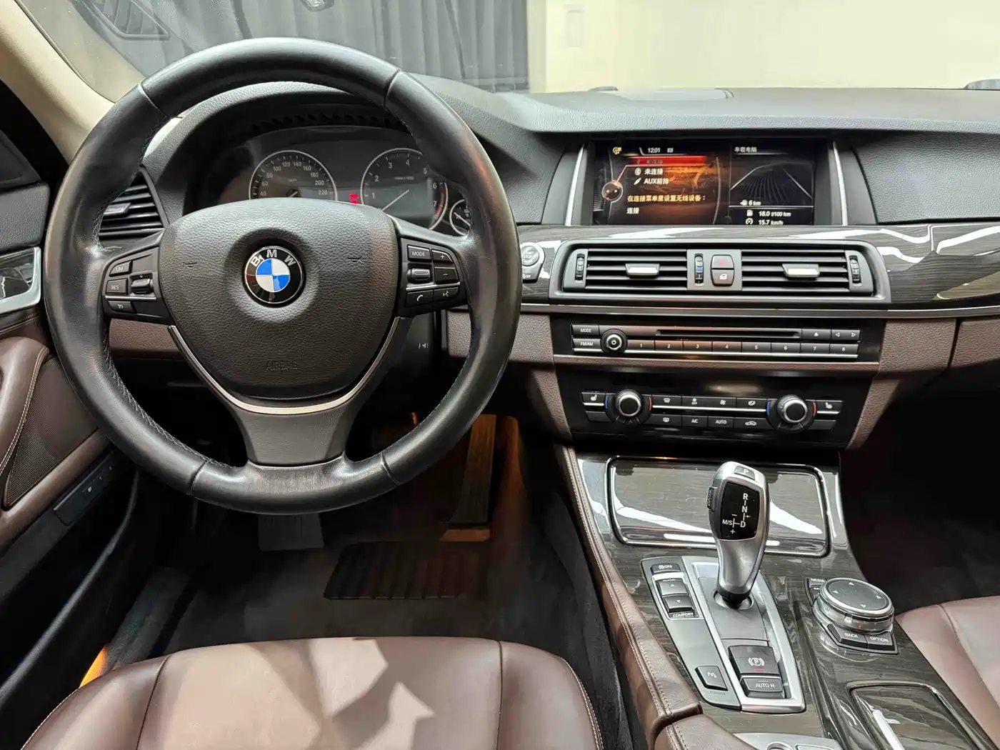 BMW 5 Series 2014 525Li Luxury Design Package фото 20