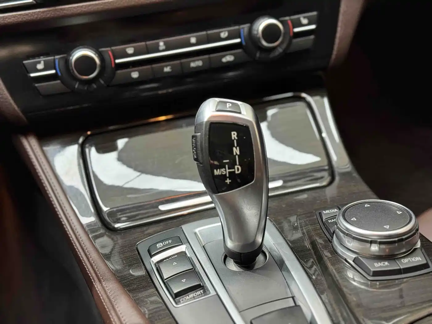 BMW 5 Series 2014 525Li Luxury Design Package фото 26