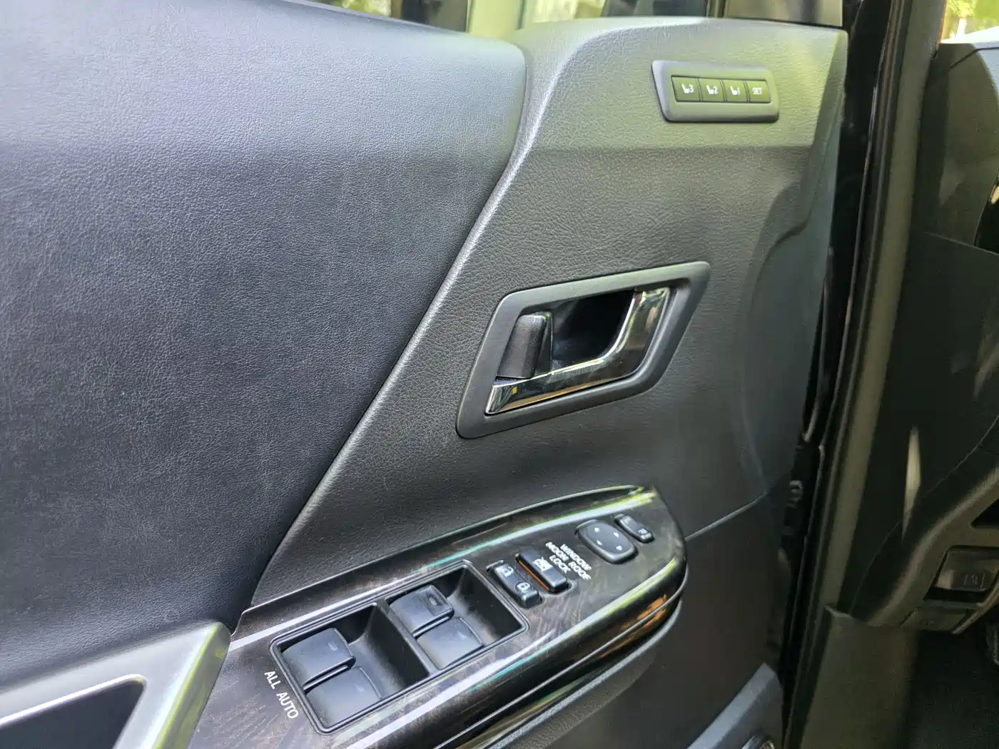 Toyota Alphard 2012 3.5L Premium Edition фото 23