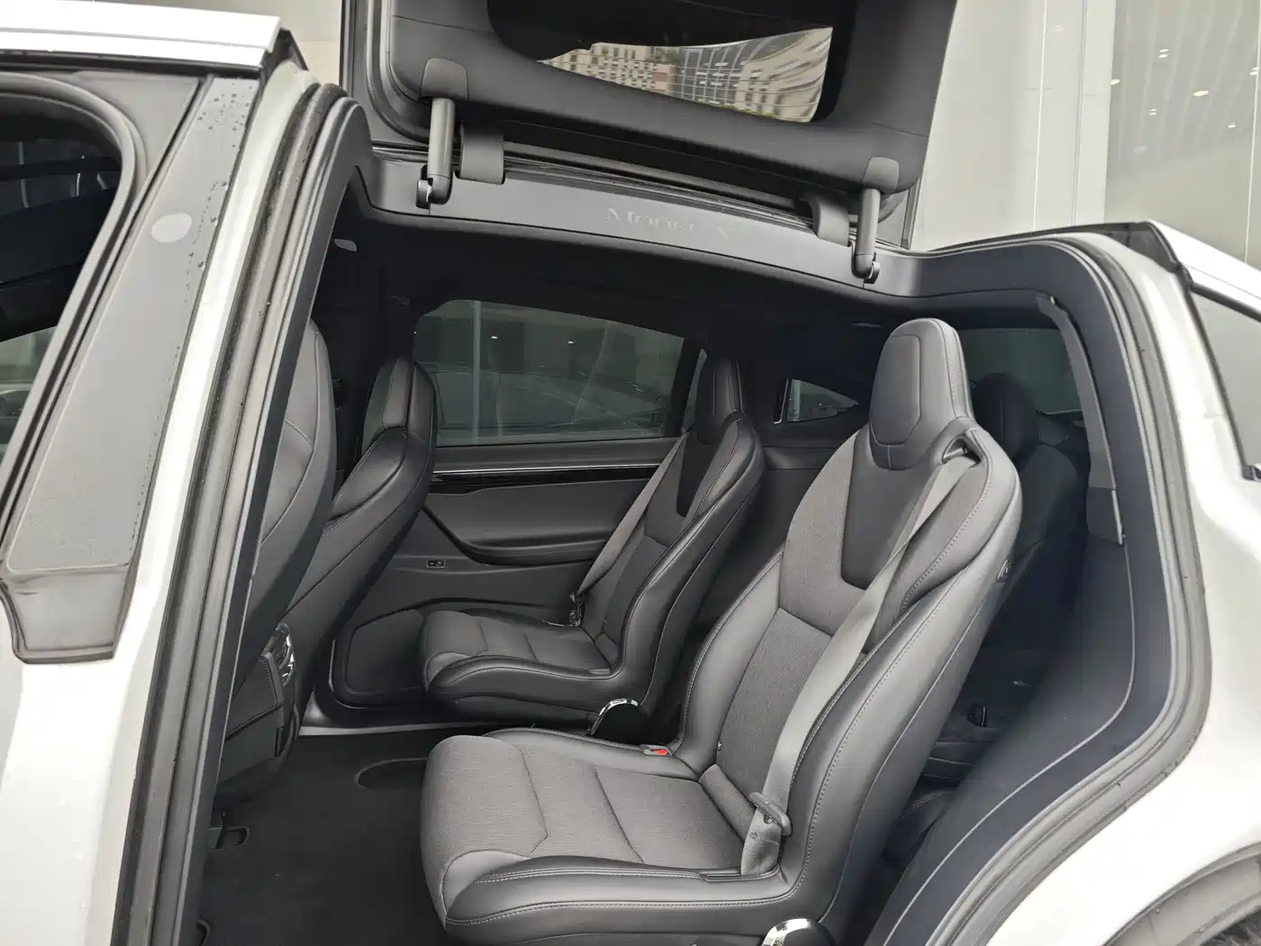 TESLA MODEL X
