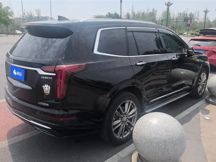 Cadillac XT6 2021 2.0T 6-seater 4WD Luxury фото 3