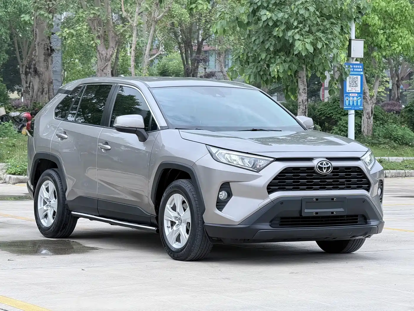 Toyota RAV4 Rongfang 2022 2.0L CVT 2WD Urban Edition фото 3