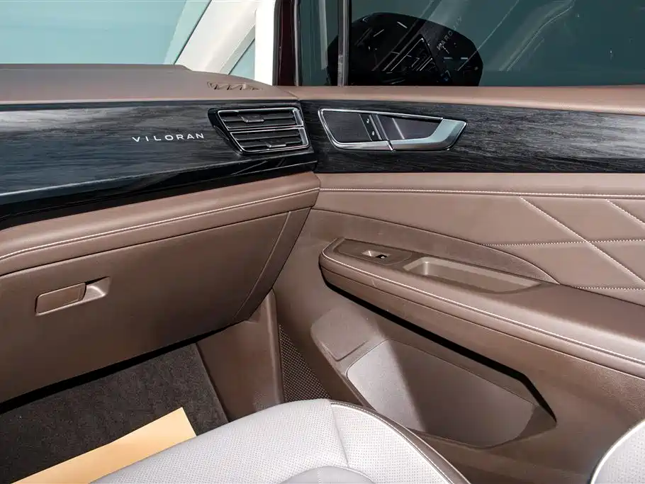 Volkswagen Viloran 2024 380TSI Executive Edition фото 30