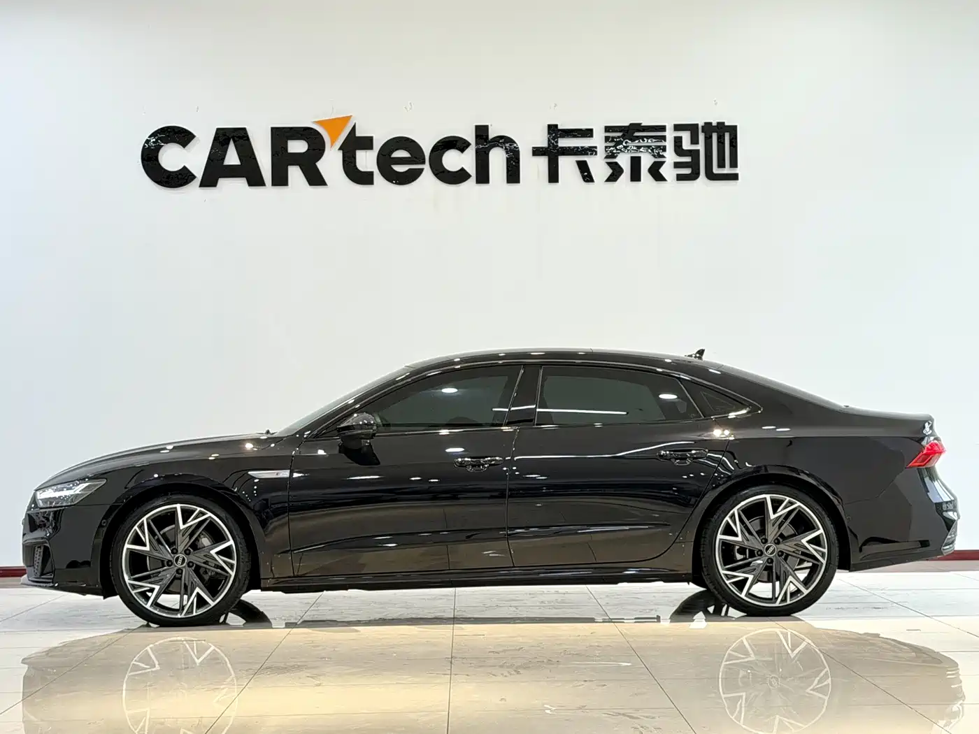 Audi A7L 2022 45 TFSI quattro S-line Black Warrior Edition фото 5
