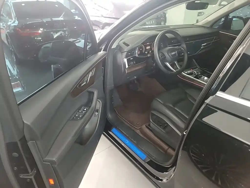Audi Q7 2024 2023 55 TFSI quattro S line Sport