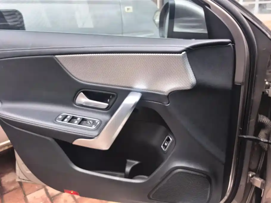 Mercedes-Benz A-Class 2021 A 180 L фото 7