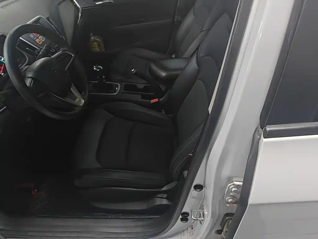 Photo 15 - Chevrolet Cavalier