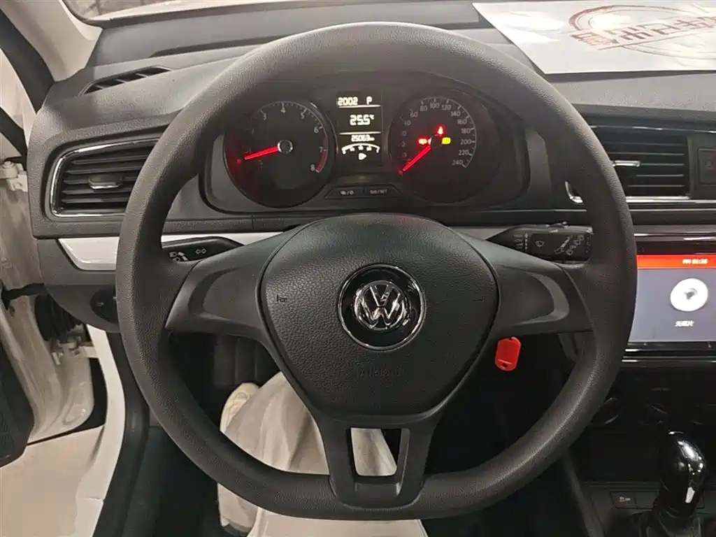 Volkswagen Lavida Tour 2015 1.6L Automatic Trend Edition фото 11