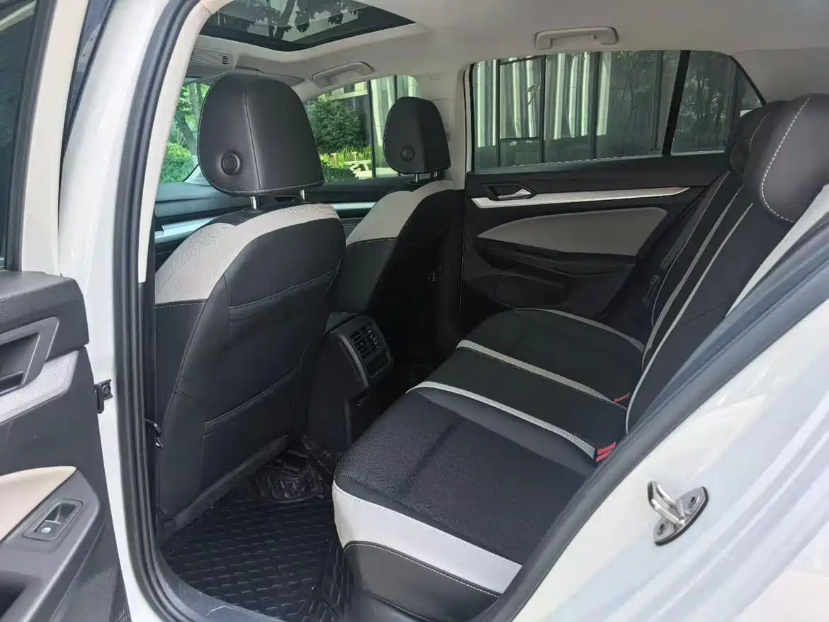 Volkswagen Golf 2023 280TSI DSG Pro фото 6