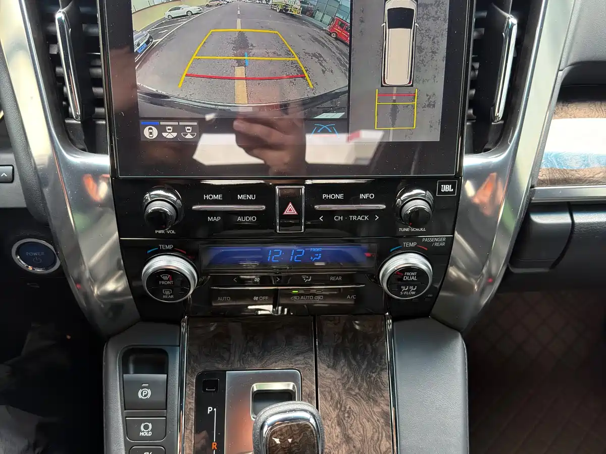 Toyota Alphard 2021 Hybrid 2.5L Premium фото 10