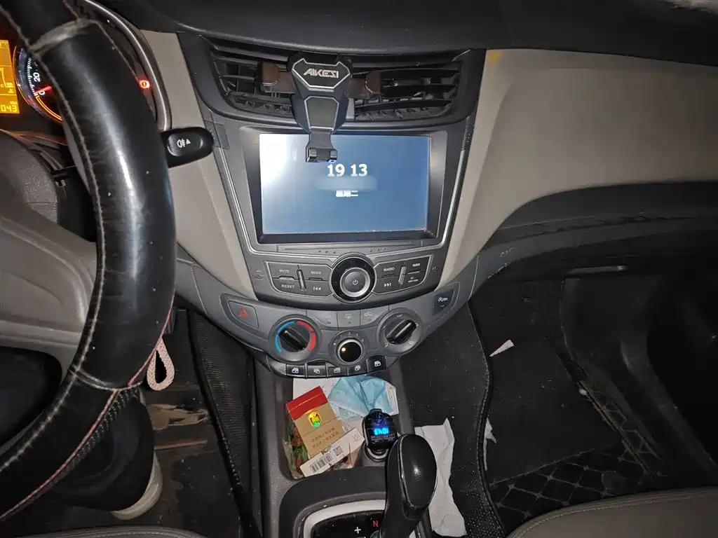 Chevrolet Sail 2015 Sail 3 1.3L AMT Ideal Edition фото 6