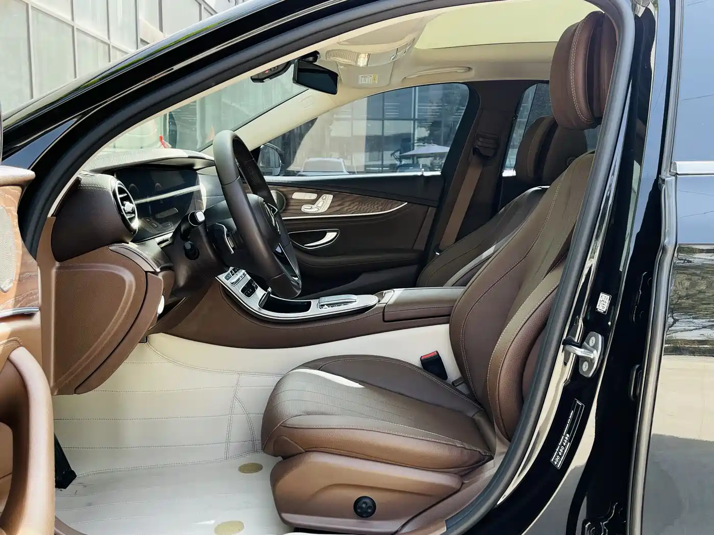 Mercedes-Benz E-Class 2022 Facelift III E 300 L Luxury фото 5