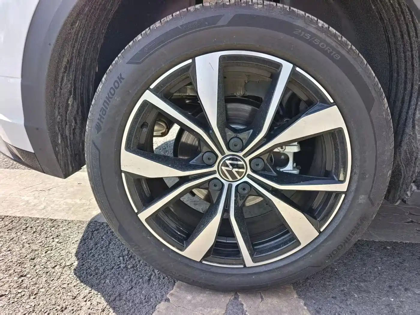 VOLKSWAGEN T-ROC EXPLORING SONGS