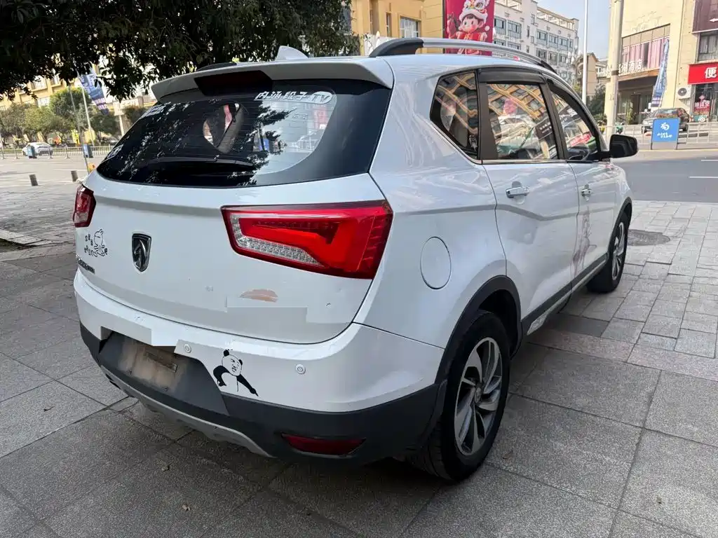 Baojun 560 2016 2016 1.5T Manual Luxury
