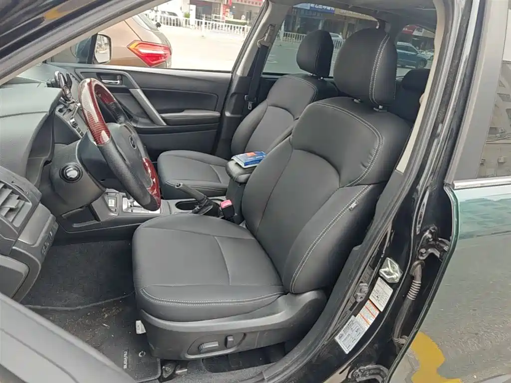 Subaru Forester 2014 2.5i Automatic Elite Edition фото 15