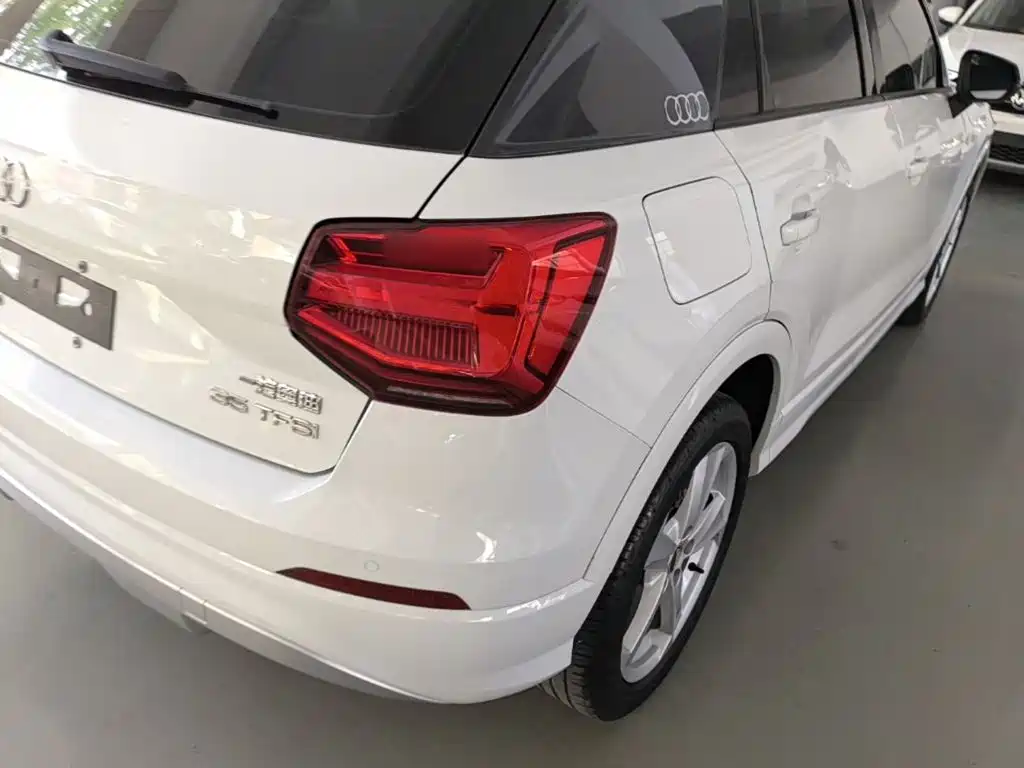Фото 8 - Audi Q2L