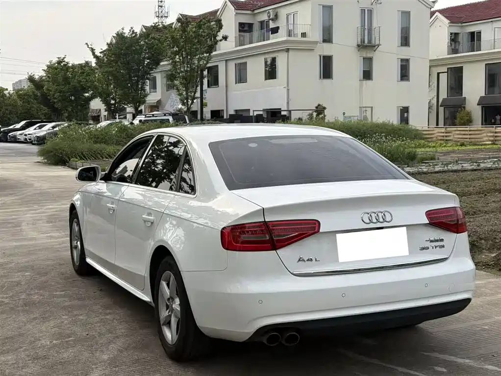 Audi A4L 2015 35 TFSI Auto Standard фото 12