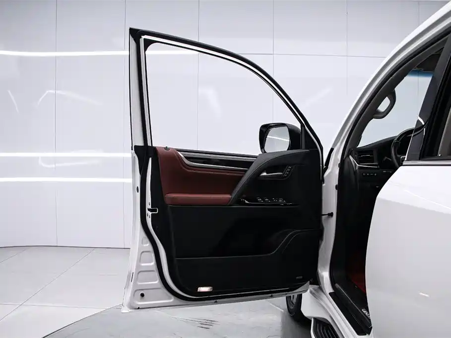Lexus LX 2019 570 Dynamic Luxury Edition фото 11
