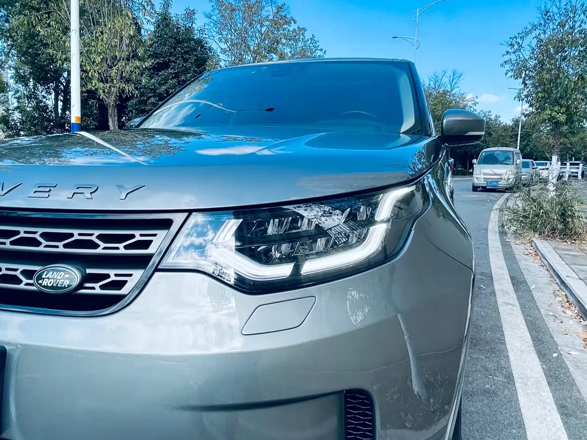 Land Rover Discovery 2020 3.0 SC V6 SE фото 4