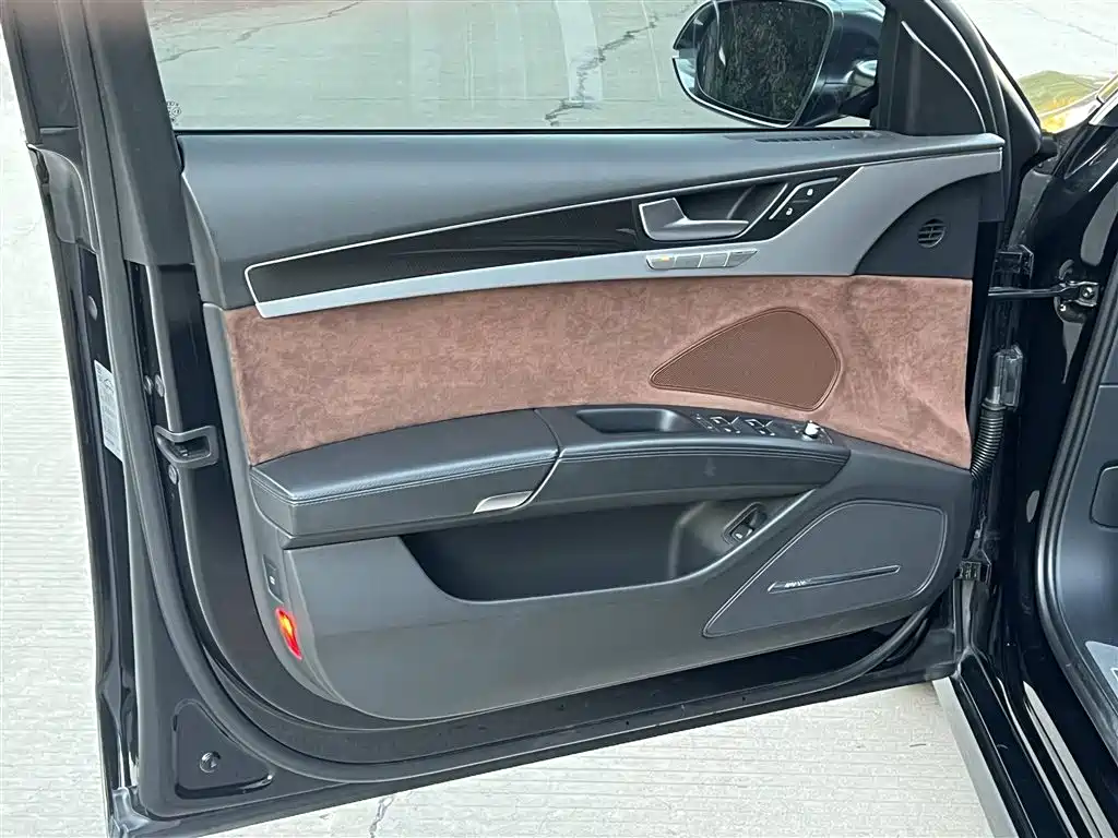Audi S8 2013 S8 4.0TFSI quattro фото 11