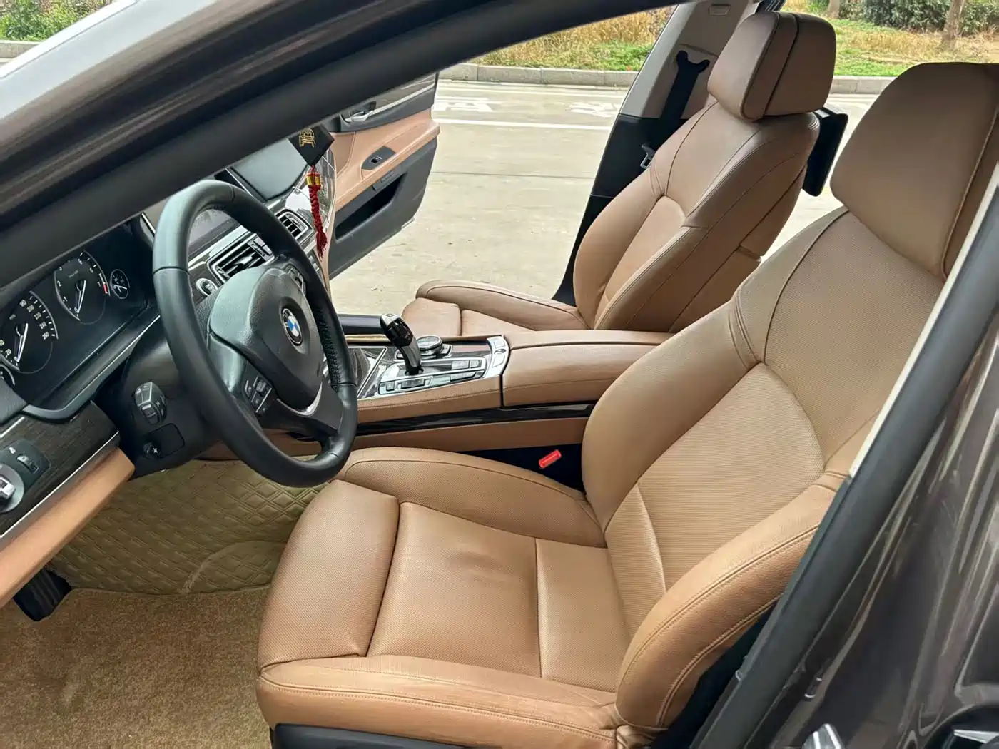 BMW 7 Series 2013 Model 730Li Luxury фото 7