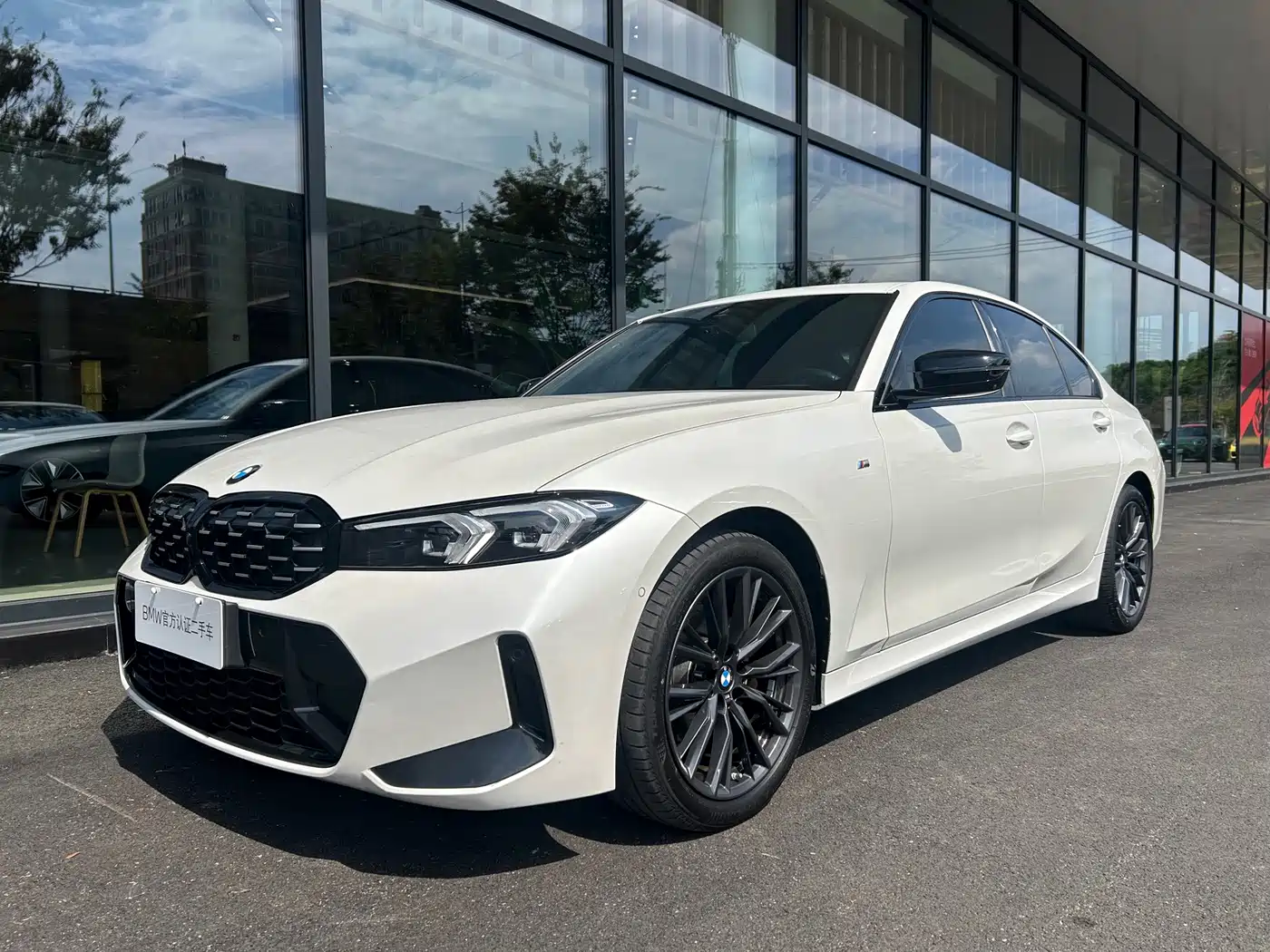 BMW BMW 3 Series 2024 325i M Sport Shadowline Package