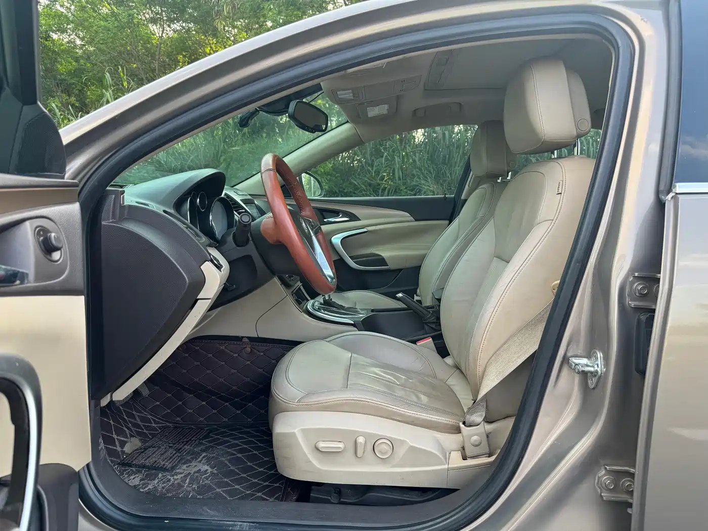 Buick Regal 2012 Model 2.0L Comfort фото 5