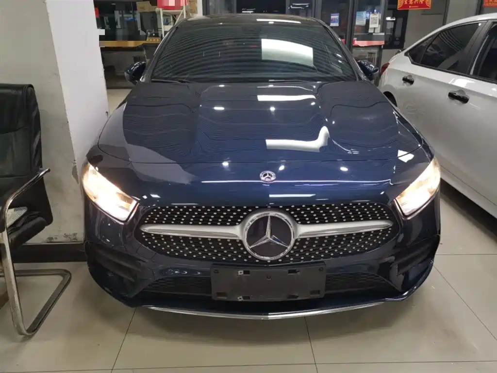Mercedes-Benz A-Class 2019 A 180 L Sport Sedan фото 19