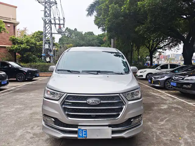 JAC Motors RUIFENG M4