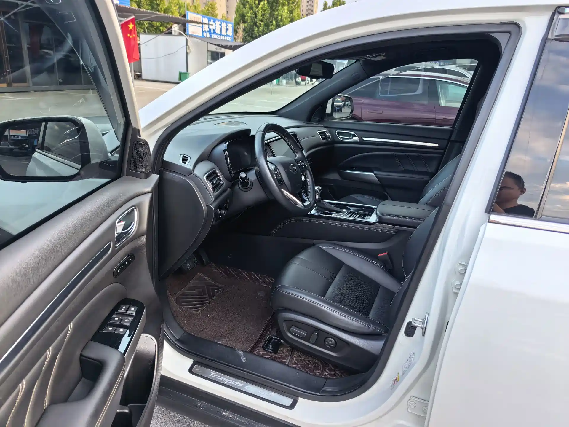 صورة 4 - GAC Trumpchi GS8