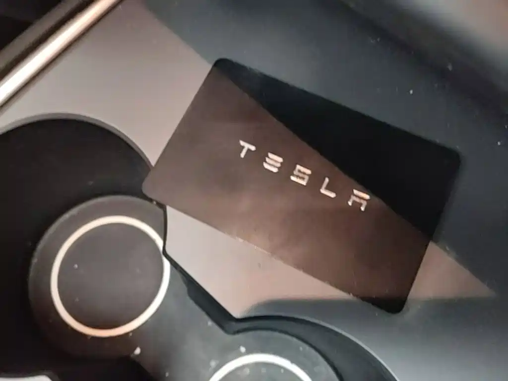 Фото 9 - Tesla Model 3