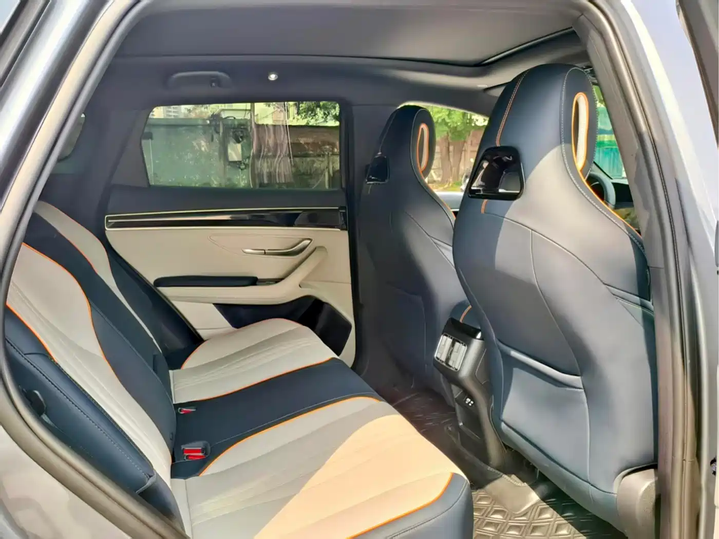 BYD Song PLUS PHEV 2023 Champion Edition DM-i 110KM Flagship фото 12