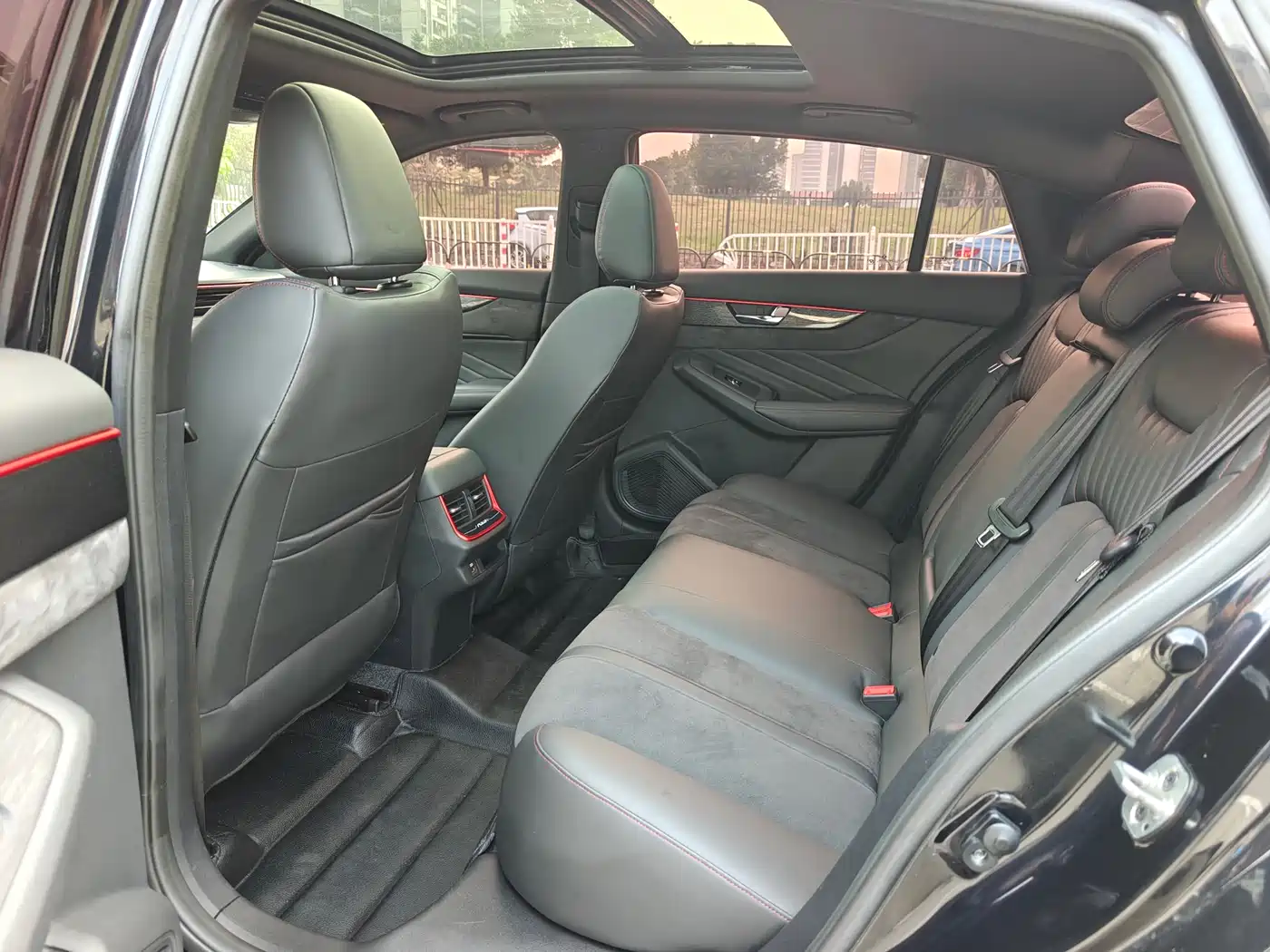 DONGFENG FENGSHEN YI HYUN MAX