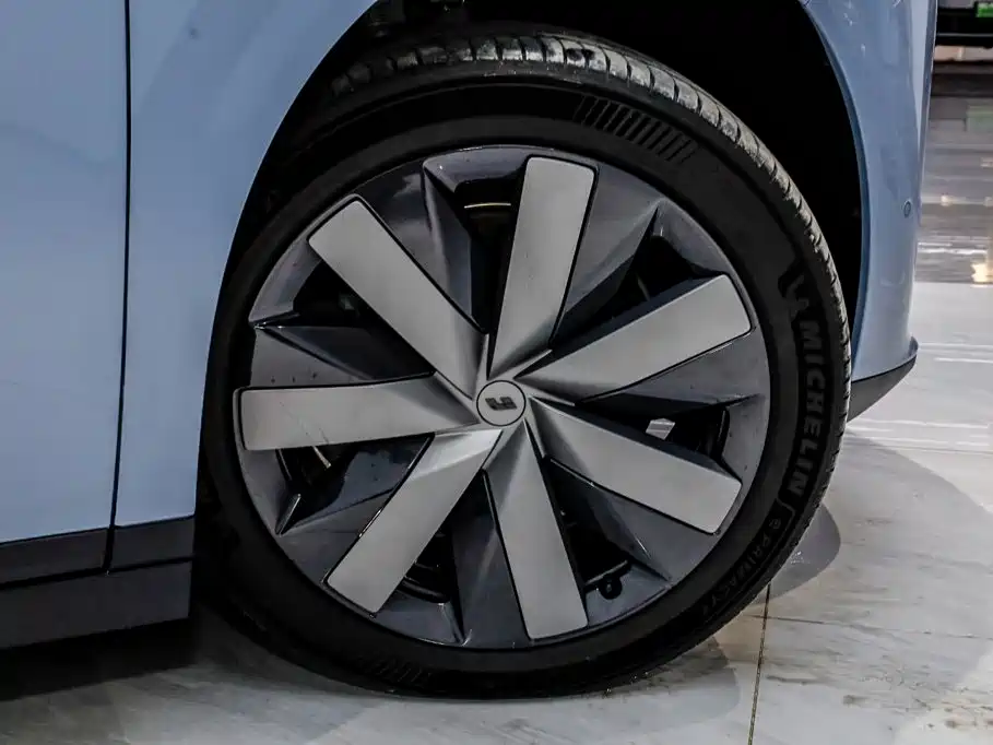 Li Auto Li i8 2025 2025 Standard Edition