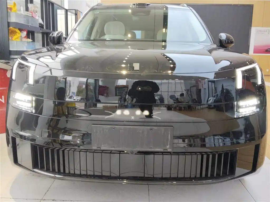 Lynk & Co 900 2025 2.0T Explorer Edition фото 3