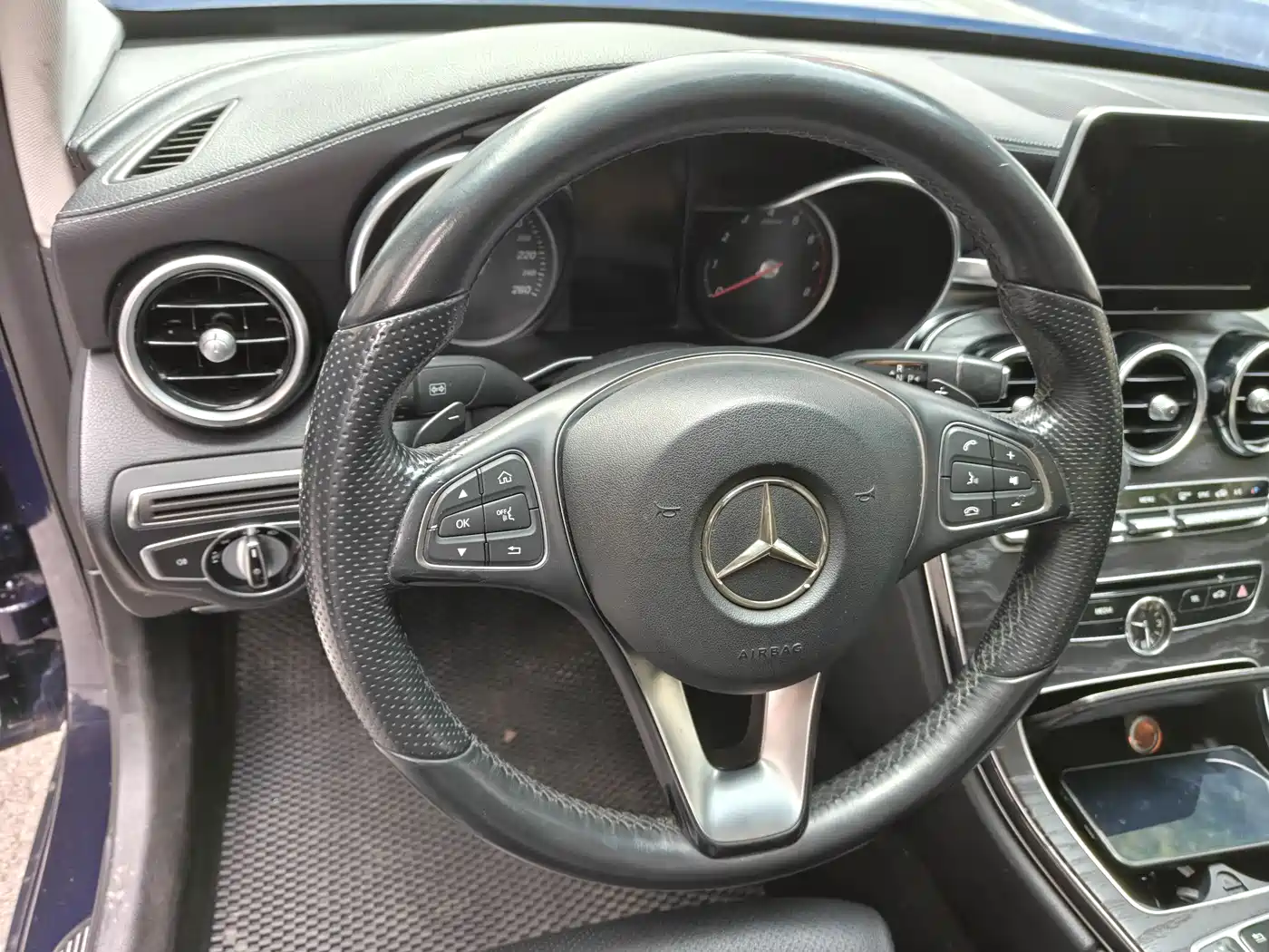 Mercedes-Benz C-Class 2015 Facelift C 200 L Sport фото 11