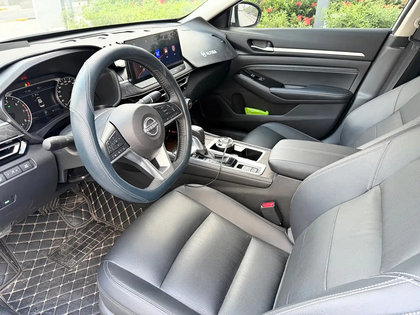 Фото 9 - Nissan Teana