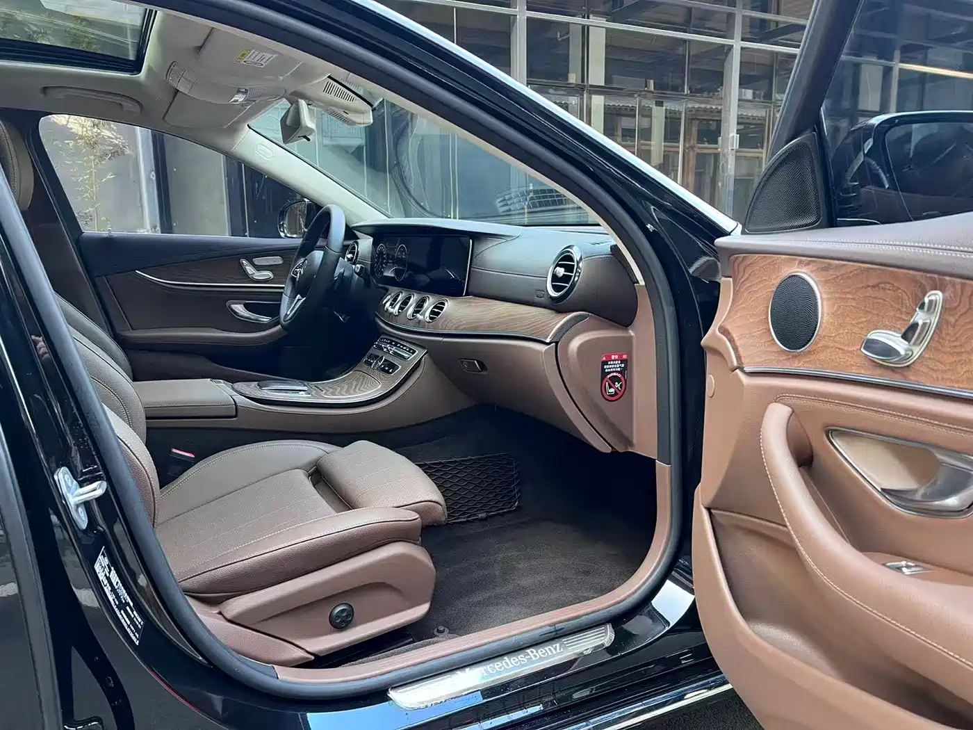 Mercedes-Benz E-Class 2019 E 200 L фото 4