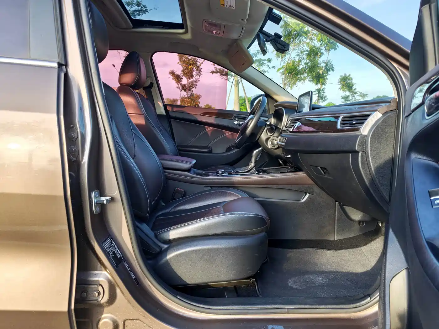 Dongfeng Fengguang Fengguang 580 2019 2020 1.5T CVT Luxury