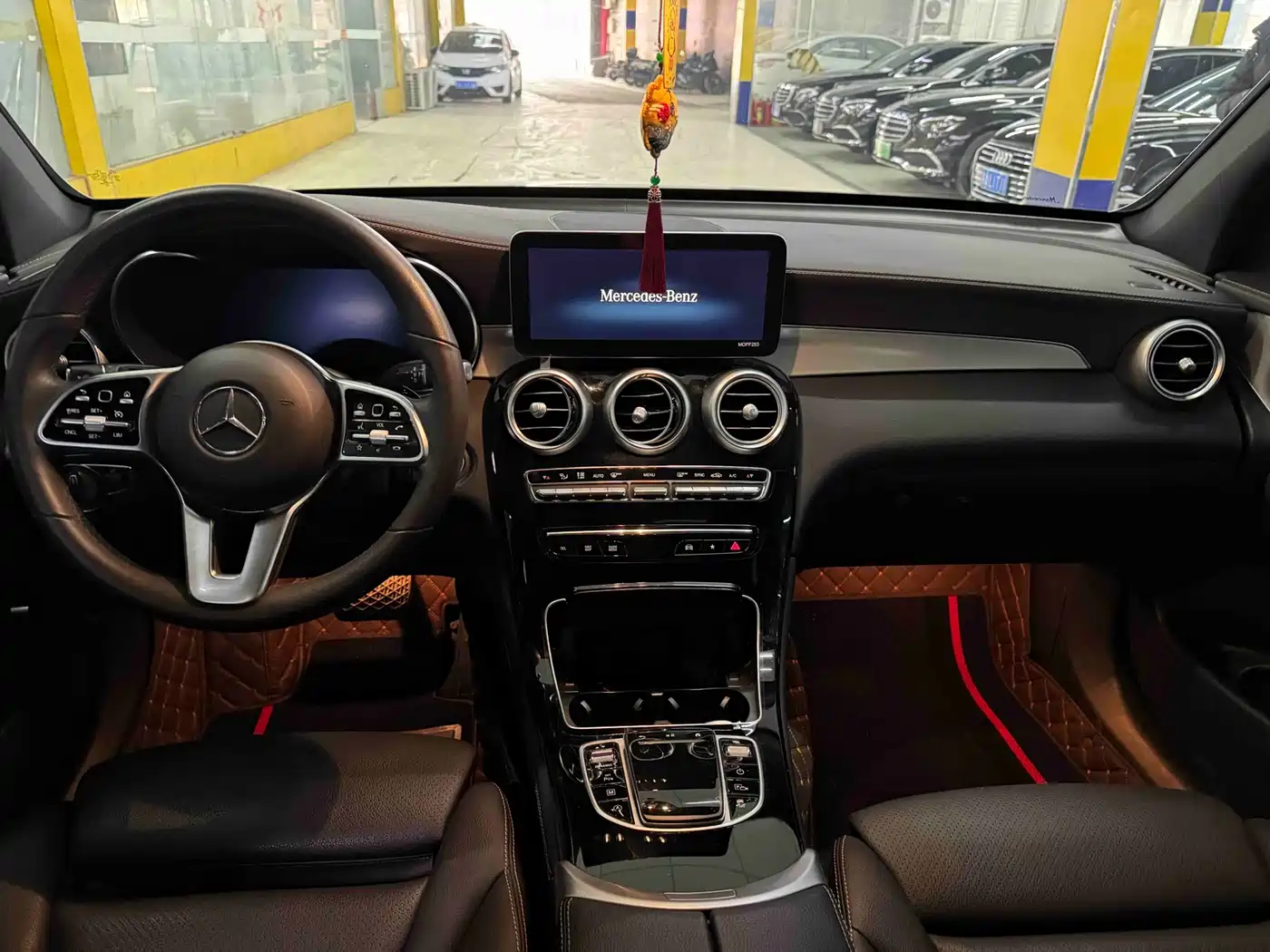 Mercedes-Benz GLC 2021 GLC 260 L 4MATIC Sporty фото 5