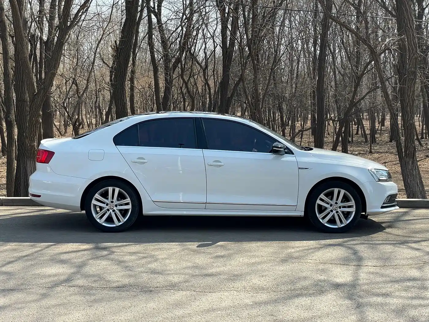 Volkswagen Sagitar 2017 1.6L Automatic Comfort фото 2