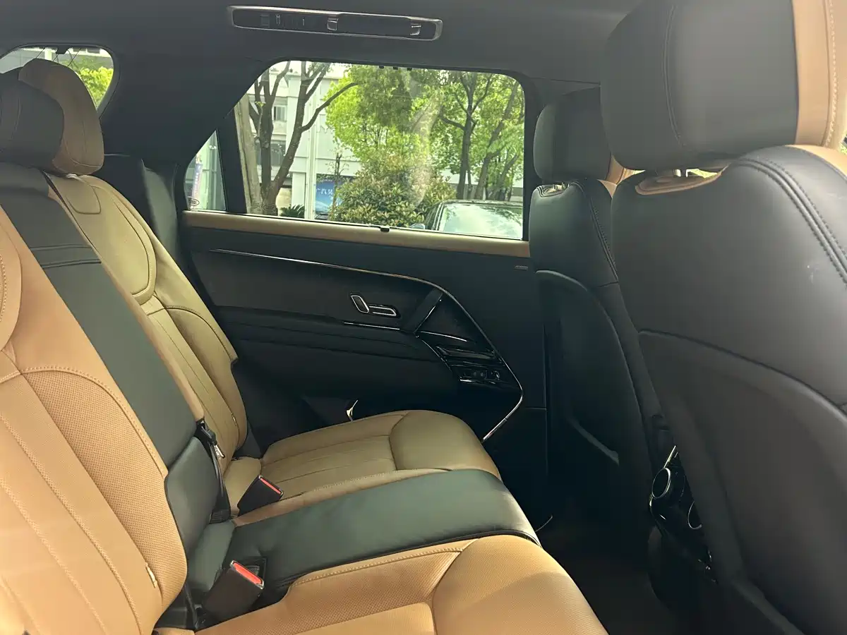 Land Rover Range Rover Sport 2024 400PS Exemplary Edition фото 9